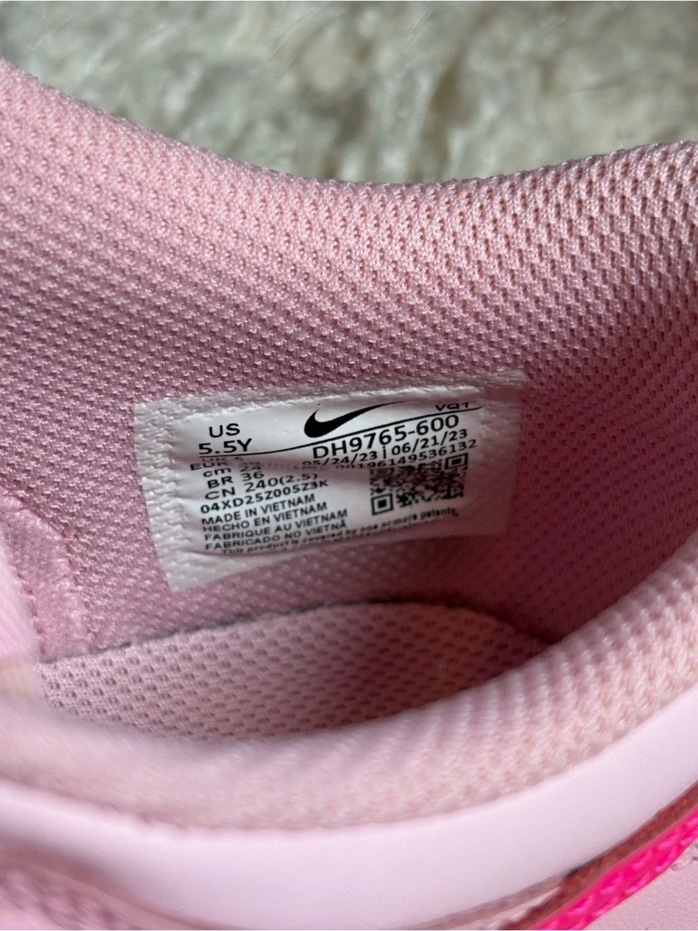 Nike Dunk Low GS in Triple Pink